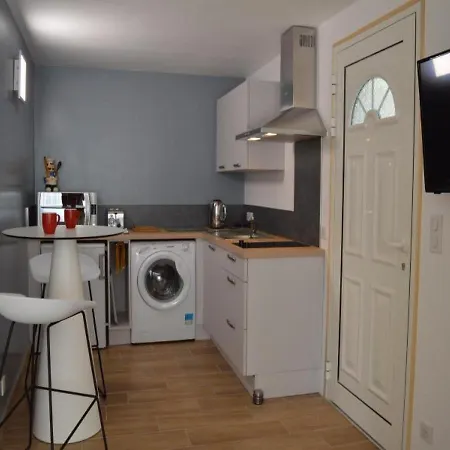 - 2 Pers, 24 M2, 1/0 Appartement